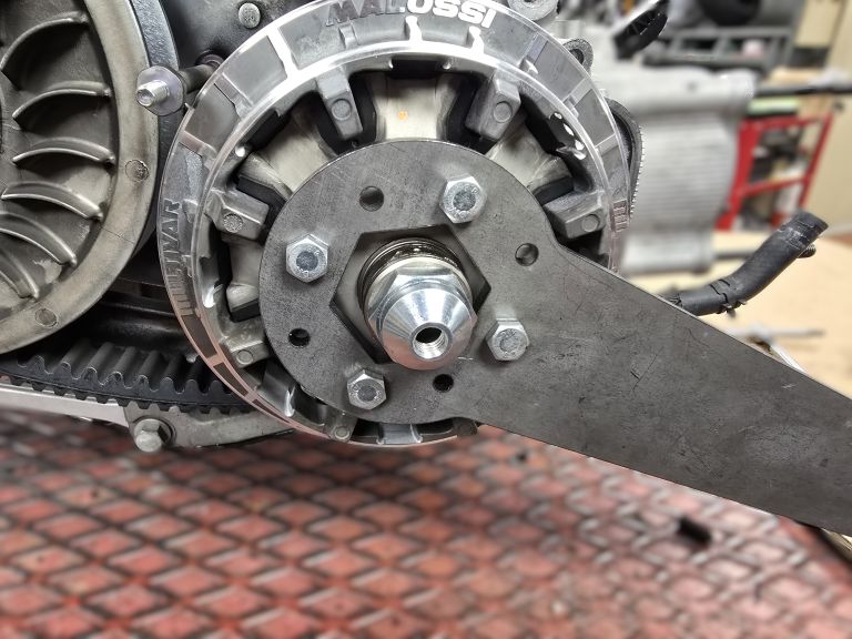 VARIATOR NUT SECURE LOCKING T MAX 500-530-560